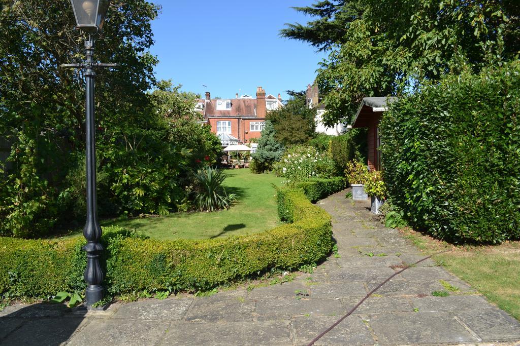 Cranleigh Hotel Reigate Ngoại thất bức ảnh